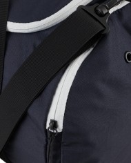 borsone nero da uomo con tracolla e patch logo ricamata | EA7 borsone nero da uomo con tracolla e patch logo ricamata | EA7