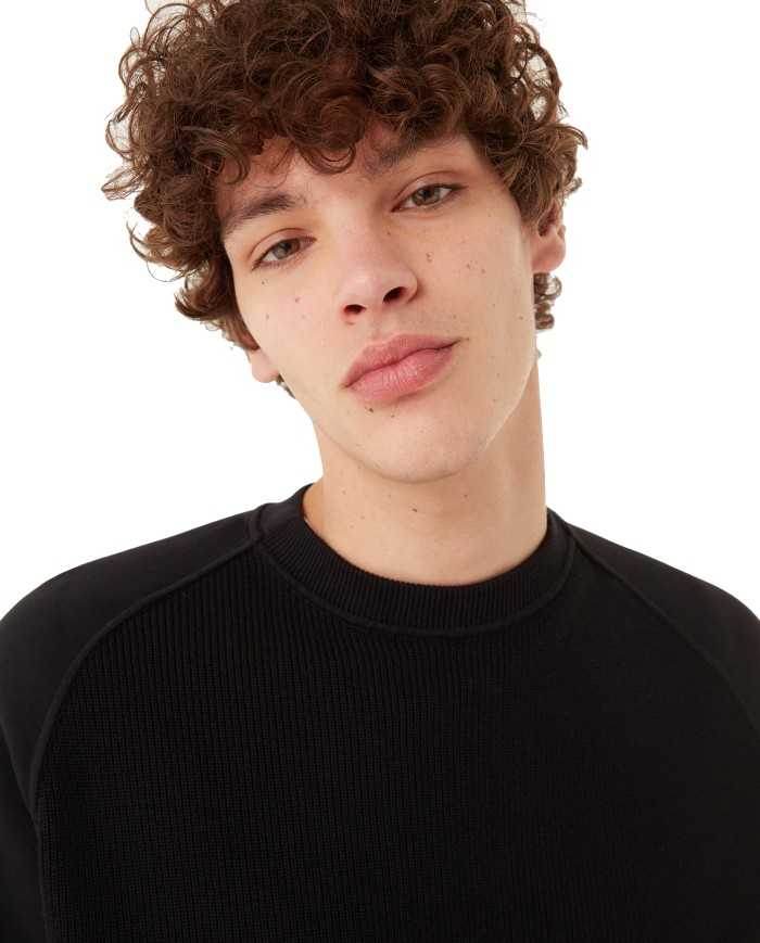 felpa nero da uomo con etichetta logata in fondo davanti | EA7 felpa nero da uomo con etichetta logata in fondo davanti | EA7