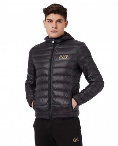 piumino nero da uomo con logo oro sul petto | EA7 piumino nero da uomo con logo oro sul petto | EA7