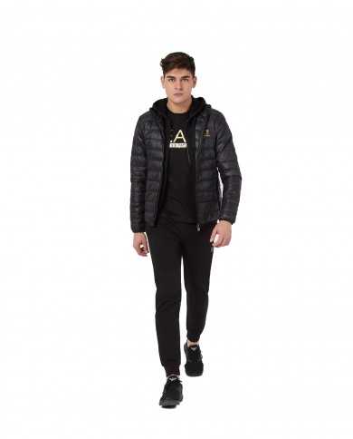piumino nero da uomo con logo oro sul petto | EA7 piumino nero da uomo con logo oro sul petto | EA7