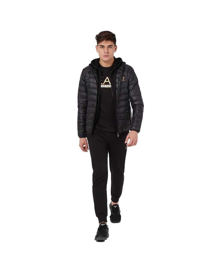 piumino nero da uomo con logo oro sul petto | EA7 piumino nero da uomo con logo oro sul petto | EA7