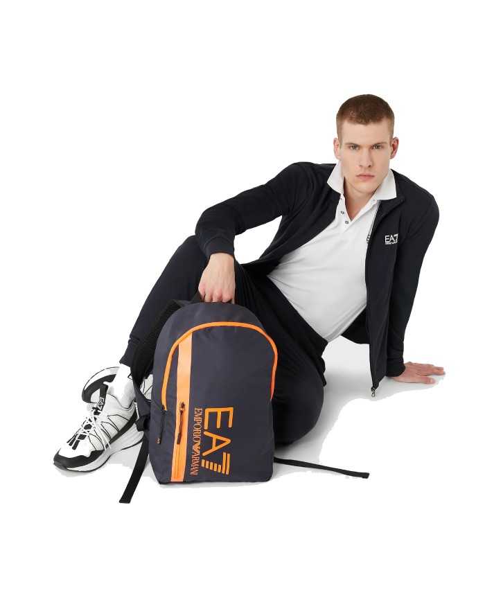 tuta night blue da uomo on felpa e pantaloni logati in contrasto | EA7 tuta night blue da uomo on felpa e pantaloni logati in contrasto | EA7