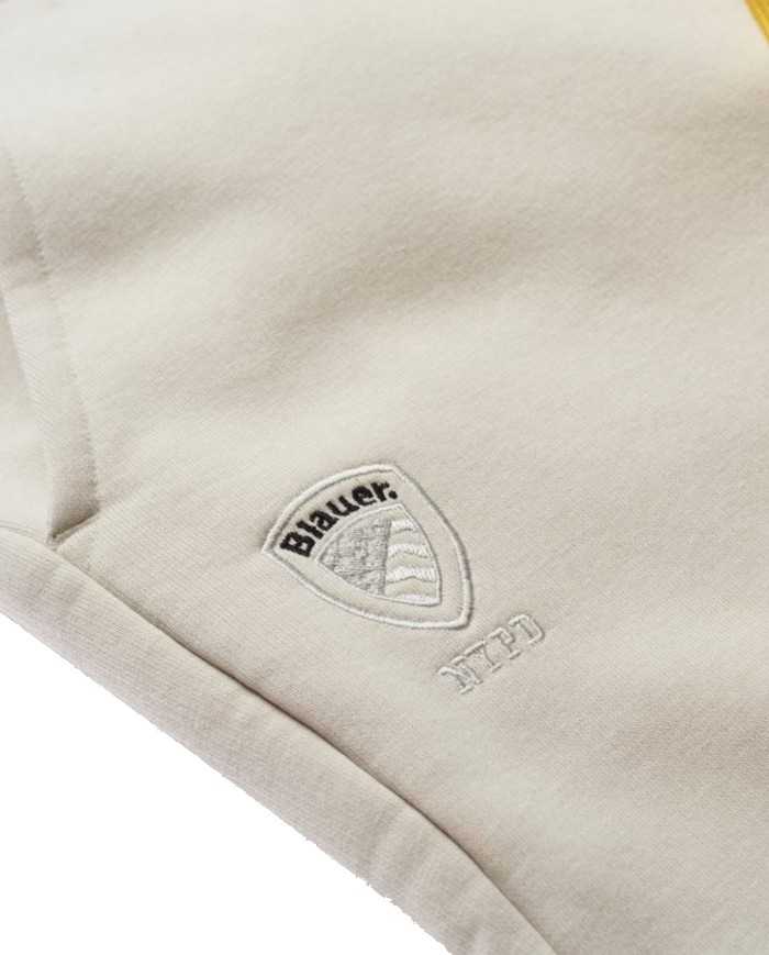 pantaloni calce da uomo con scudo logato ricamato in tono | BLAUER