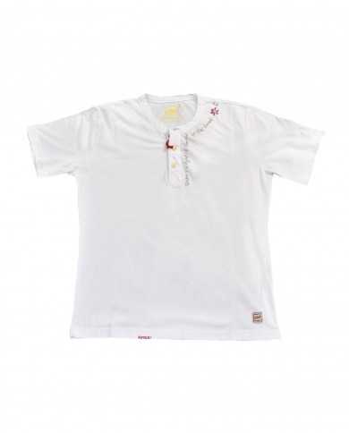 t-shirt bianca da uomo con dettagli ricamati e bottoni | BOB t-shirt bianca da uomo con dettagli ricamati e bottoni | BOB