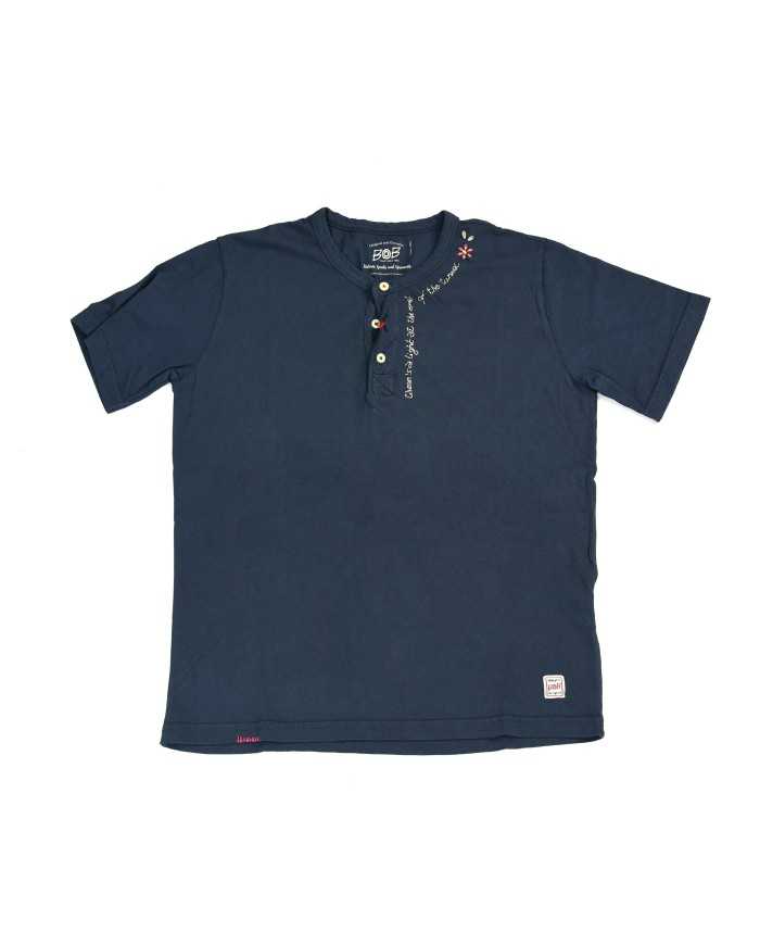 t-shirt blu da uomo con dettagli ricamati e bottoni | BOB t-shirt blu da uomo con dettagli ricamati e bottoni | BOB