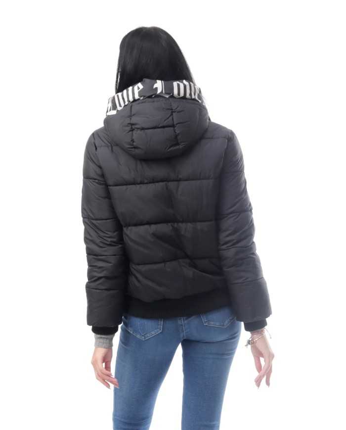 piumino celeste da donna con collo alto e logo gotico | LOVE MOSCHINO piumino celeste da donna con collo alto e logo gotico | LOVE MOSCHINO