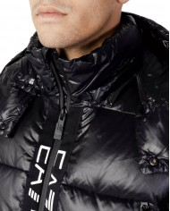 piumino nero da uomo logato in verticale sulla chiusura zip | EA7