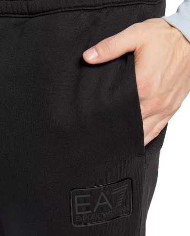 pantalone tuta nera da uomo con logo patch stampato in tono | EA7