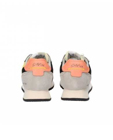 sneakers nere uomo con logo e inserti ricamati in contrasto| SUN68