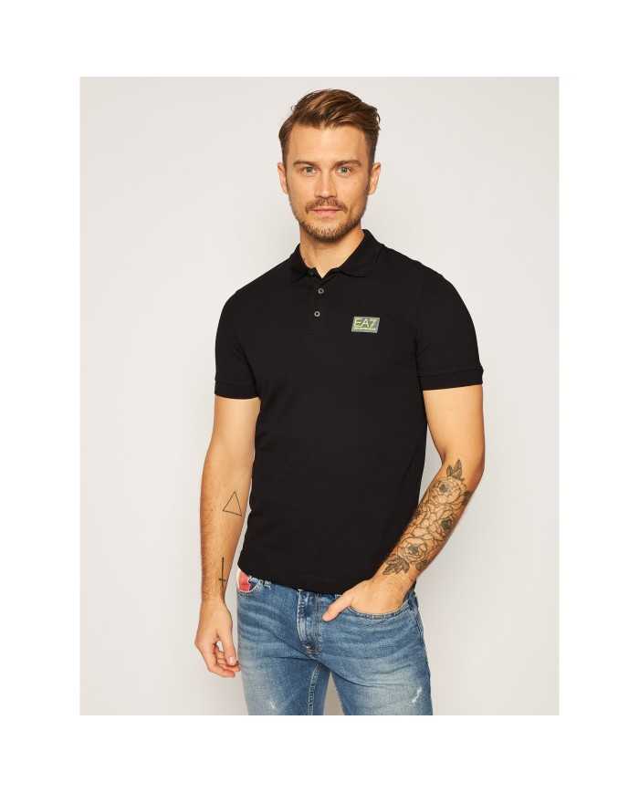 polo nera da uomo con logo patch applicato sul petto | EA7 polo nera da uomo con logo patch applicato sul petto | EA7