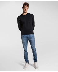 maglia blue grafite da uomo con logo ricamo in contrasto | PEUTEREY maglia blue grafite da uomo con logo ricamo in contrasto | PEUTEREY