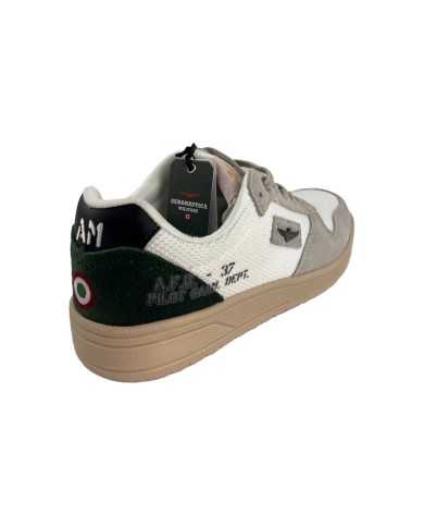 sneakers bianche e verdi da uomo logate su lato | AERONAUTICA MILITARE sneakers bianche e verdi da uomo logate su lato | AERONAUTICA MILITARE