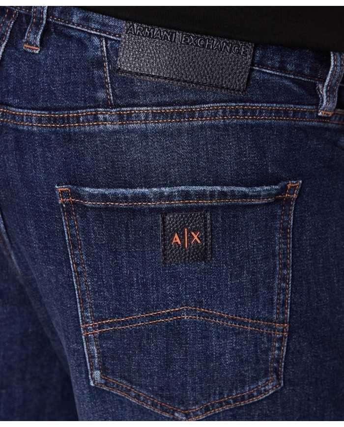 bermuda indigo denim da uomo con loghi ricamo | ARMANI EXCHANGE
