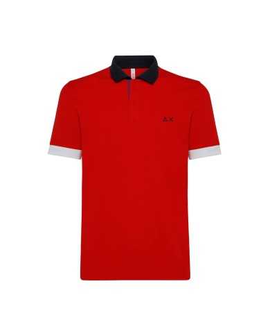 polo rosso fuoco da uomo con ricamo logo e manica a 3 colori | SUN68 polo rosso fuoco da uomo con ricamo logo e manica a 3 colori | SUN68