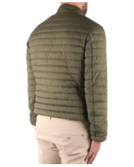 piumino dusty olive da uomo con collo coreano e logo | SAVE THE DUCK piumino dusty olive da uomo con collo coreano e logo | SAVE THE DUCK