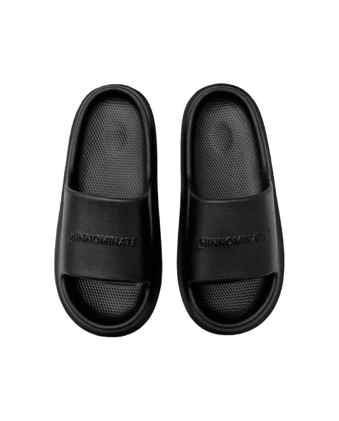 sandalo nero da donna con logo in rilievo | HINNOMINATE