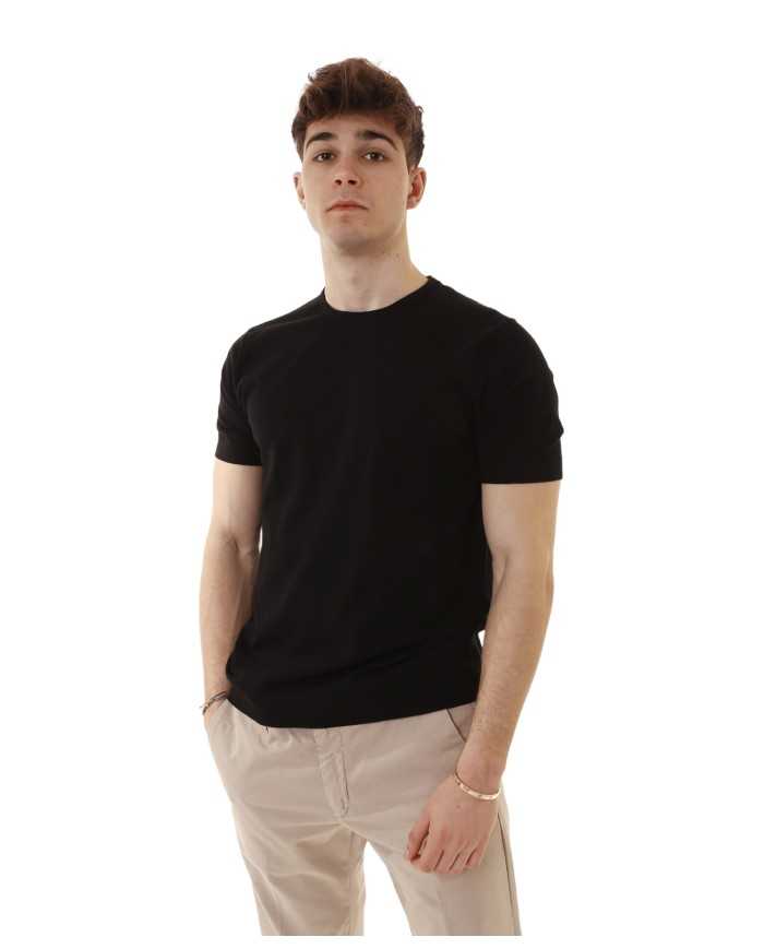 maglia nera da uomo in cotone a tinta unita | HOMEWARD maglia nera da uomo in cotone a tinta unita | HOMEWARD