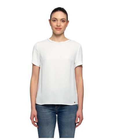 t-shirt avorio da donna con piccolo pendaglio logato | KOCCA t-shirt avorio da donna con piccolo pendaglio logato | KOCCA