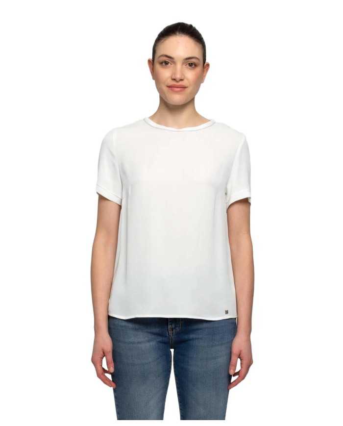t-shirt avorio da donna con piccolo pendaglio logato | KOCCA t-shirt avorio da donna con piccolo pendaglio logato | KOCCA