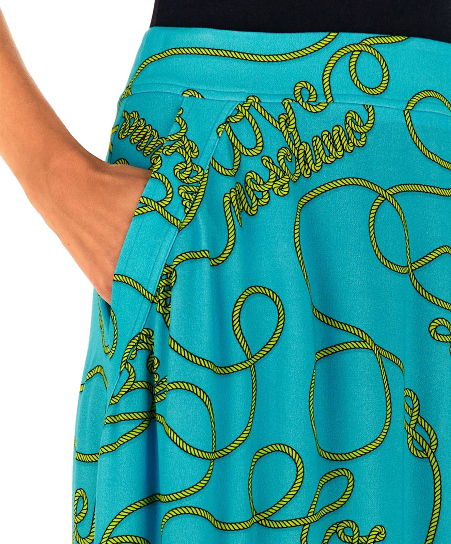Gonna on sale love moschino