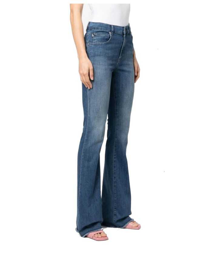 Jeans stile flare donna denim chiaro con logo a cuore | LOVE MOSCHINO Jeans stile flare donna denim chiaro con logo a cuore | LOVE MOSCHINO