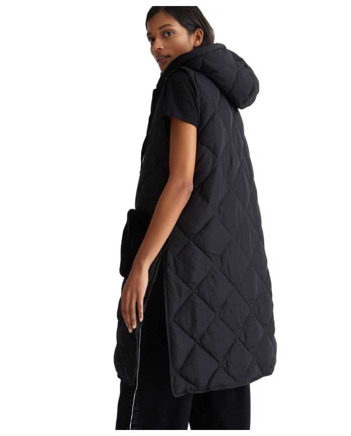 gilet lungo nero da donna con logo in alto a destra | LIU JO gilet lungo nero da donna con logo in alto a destra | LIU JO