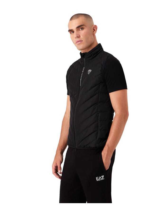 gilet slim nero da uomo con logo patch davanti | EA7 gilet slim nero da uomo con logo patch davanti | EA7