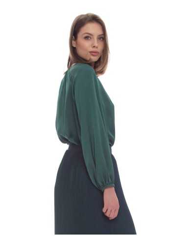 blusa verde malachite da donna con scollo a barchetta e pinces | KOCCA blusa verde malachite da donna con scollo a barchetta e pinces | KOCCA