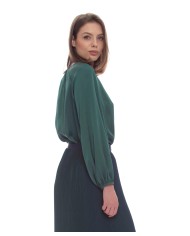 blusa verde malachite da donna con scollo a barchetta e pinces | KOCCA