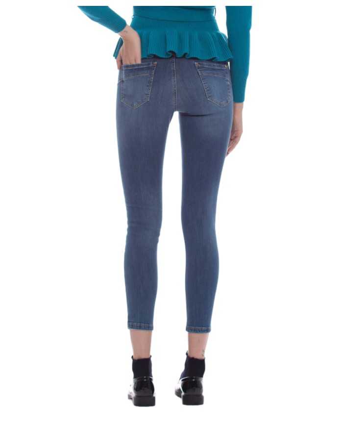 jeans denim medio da donna a vita alta con effetto sbiadito | KOCCA jeans denim medio da donna a vita alta con effetto sbiadito | KOCCA