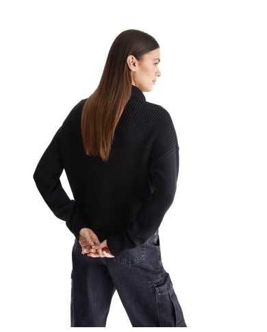 dolcevita nero da donna lavorato a trecce sul capo e perline | LIU JO