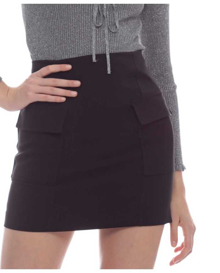 gonna corta nero da donna con tasche laterali | KOCCA gonna corta nero da donna con tasche laterali | KOCCA