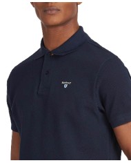 Polo da uomo new navy con logo e scudetto cucito su petto | BARBOUR Polo da uomo new navy con logo e scudetto cucito su petto | BARBOUR