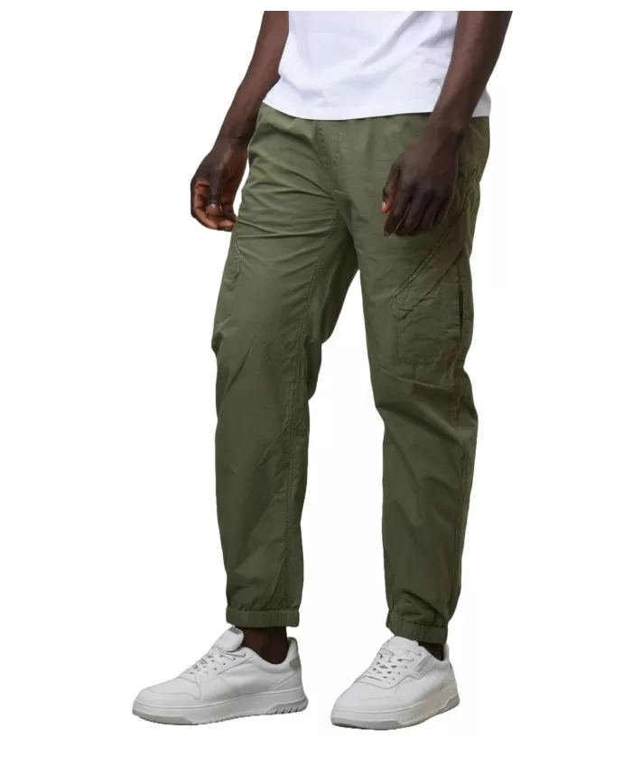 Pantalone verde siepe da uomo con nastro logato su girovita | BLAUER Pantalone verde siepe da uomo con nastro logato su girovita | BLAUER