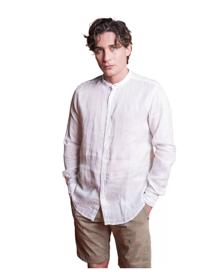 camicia slim bianca da uomo in lino con colletto coreano | IMPURE camicia slim bianca da uomo in lino con colletto coreano | IMPURE