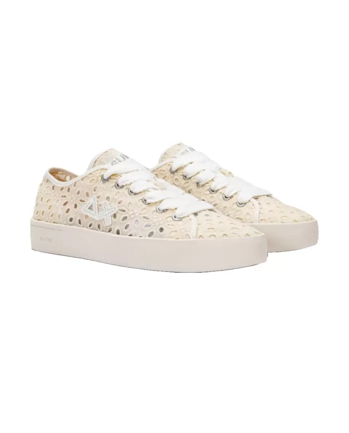 sneakers in pizzo bianco panna con logo ricamo stile patch | SUN68 sneakers in pizzo bianco panna con logo ricamo stile patch | SUN68