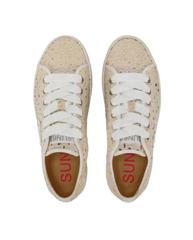 sneakers in pizzo bianco panna con logo ricamo stile patch | SUN68