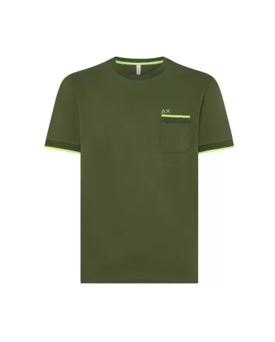 t-shirt verde scuro da uomo con dettagli stripes e logo fluo | SUN68 t-shirt verde scuro da uomo con dettagli stripes e logo fluo | SUN68