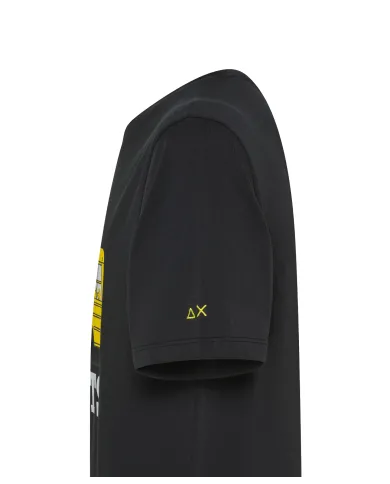 SUN68 T-shirt Uomo T45130 T-SHIRT PEANTUS AI 25/26 cotone con stampa peantus applicata 11 NERO SUN68 T-shirt Uomo T45130 T-SHIRT PEANTUS AI 25/26 cotone con stampa peantus applicata 11 NERO