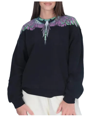 COUNTY OF MILAN Felpa Donna 25ICM30003 AI 25/26 cotone con iconica stampa 04 nero/pink wings COUNTY OF MILAN Felpa Donna 25ICM30003 AI 25/26 cotone con iconica stampa 04 nero/pink wings