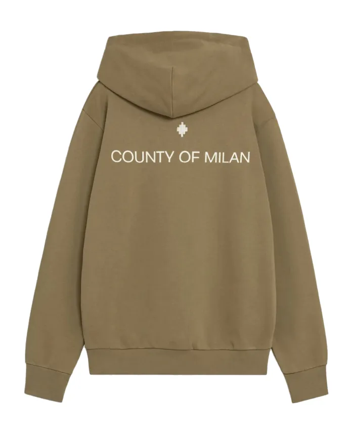 COUNTY OF MILAN Felpa Uomo F5CAMAHS011 AI 25/26 cotone con cappuccio 956 ALOE COUNTY OF MILAN Felpa Uomo F5CAMAHS011 AI 25/26 cotone con cappuccio 956 ALOE