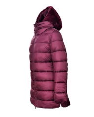SAVE THE DUCK Piumino Donna D0280W JADE21 MATILDA AI 25/26 nylon regular con cappuccio pelliccia 70011 WINE RED SAVE THE DUCK Piumino Donna D0280W JADE21 MATILDA AI 25/26 nylon regular con cappuccio pelliccia 70011 WINE RED