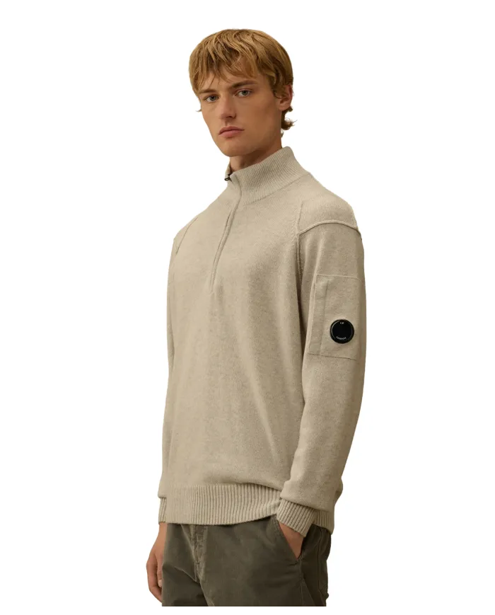 C.P. COMPANY Maglia Uomo 19CMKN709A 110149A AI 25/26 lana con colletto alto M13 off white mel.