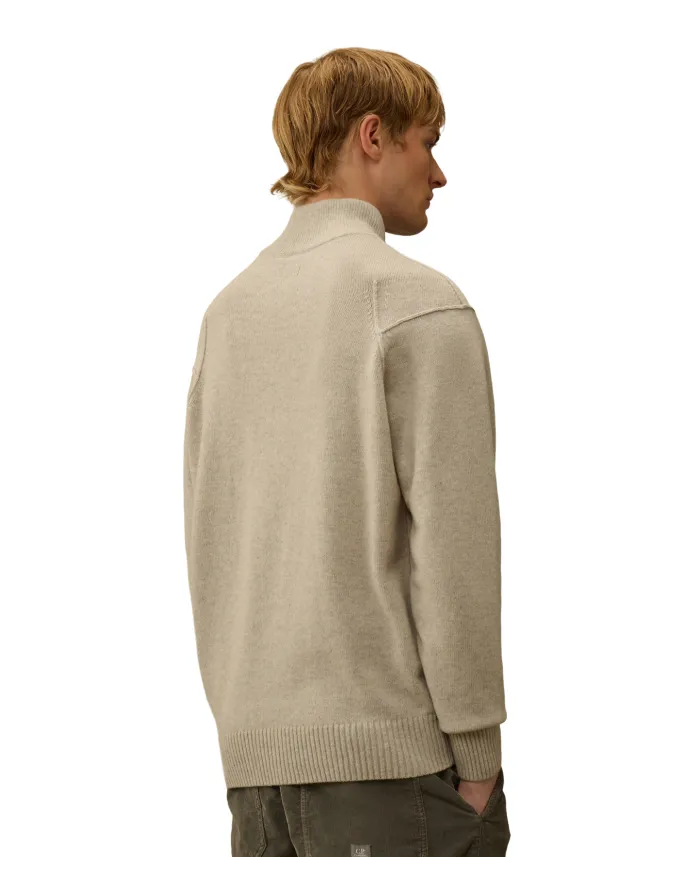 C.P. COMPANY Maglia Uomo 19CMKN709A 110149A AI 25/26 lana con colletto alto M13 off white mel.