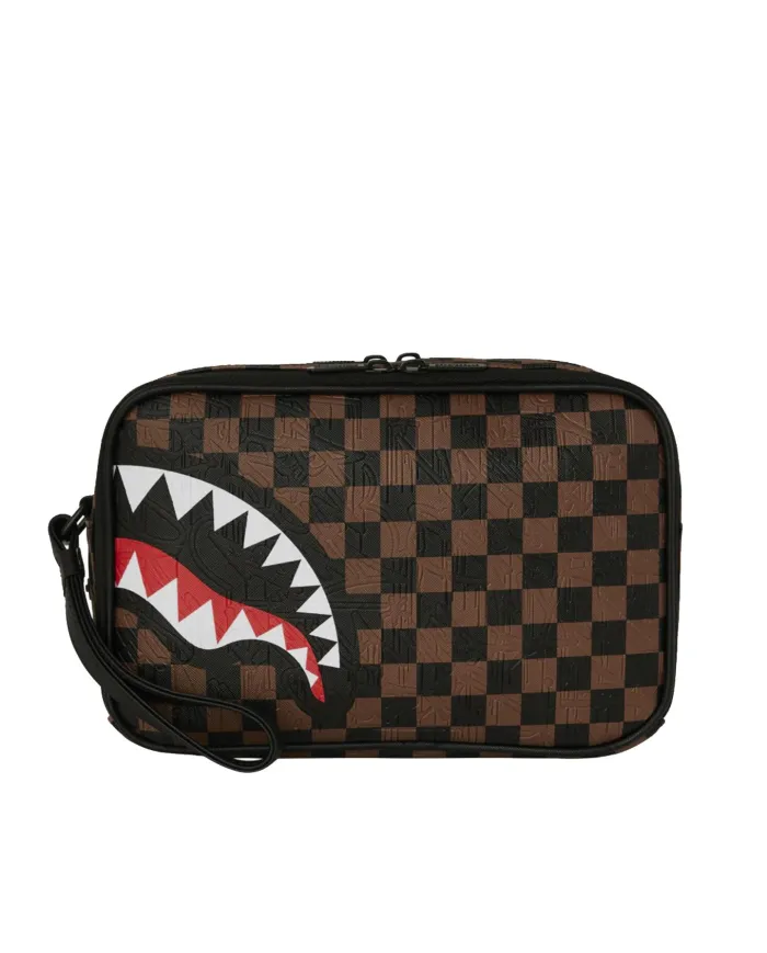 SPRAYGROUND Pochette Uomo 910B8238NSZ CHECK 2 EMBOSS TOILETRY BAG AI 25/26 con stampa check e shark 06 CHECK BROWN