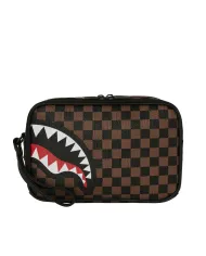 SPRAYGROUND Pochette Uomo 910B8238NSZ CHECK 2 EMBOSS TOILETRY BAG AI 25/26 con stampa check e shark 06 CHECK BROWN