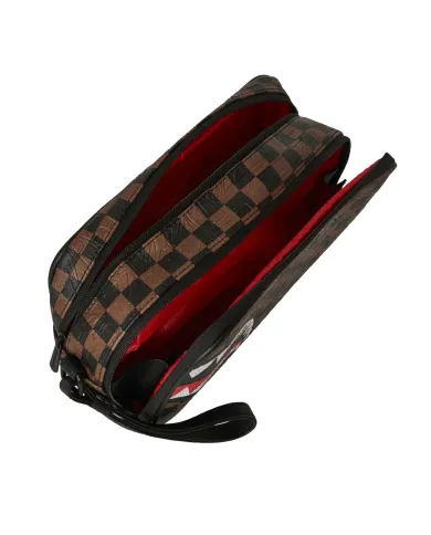 SPRAYGROUND Pochette Uomo 910B8238NSZ CHECK 2 EMBOSS TOILETRY BAG AI 25/26 con stampa check e shark 06 CHECK BROWN